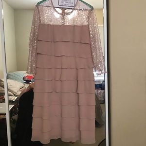 Pretty holiday dress! Get your sparkle on!